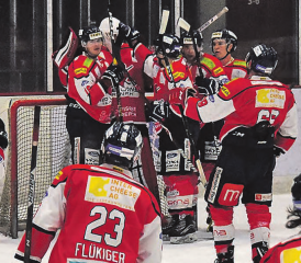 Die Red Lions Reinach spielen auch nächste Saison in der 1. Liga: Der «Hitchcock» um den Ligaerhalt spielte sich allerdings für einmal neben dem Eis ab. (Archivbild: mars.)