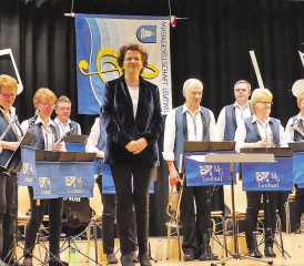 Ein tolles Jahreskonzert: Die Musikgesellschaft Leutwil harmoniert bestens mit ihrer Leitung Gisela Schallenberger. (Bilder: moha.)