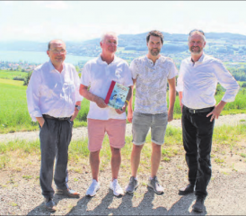 Sie teilen die Vision eines Freilichttheaters: Ammann Jörg Bruder, Medienverantwortlicher Jürgen Sahli, Präsident Freilichttheater Seetal Andi Fey und «Eichberg»- Vertreter Eli Wengenmaier. (Bild: grh)