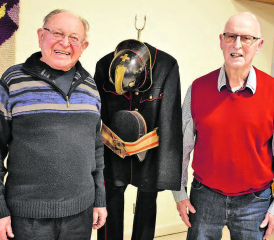 Weisch no...? Die beiden Oberkulmer Ehrenbürger Fritz Burkhard (links) und Max Haller erinnerten in der Aula der Wynenschulanlage an längst vergangene Zeiten. (Bilder: hg.)