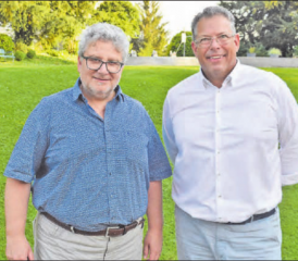 Stabsübergabe beim Spitalverein Wynen- und Seetal: Der langjährige Präsident Hans Jörg Elsasser übergibt das Präsidium in die Hände von Marc Siegenthaler. (Bild: hg.)
