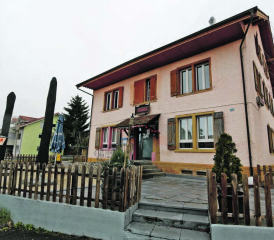 Wie geht es weiter? Das Restaurant «Rustica» in Oberkum hat schwierige Zeiten hinter sich – eine Momentaufnahme gibts am Dienstag im Fernsehen. (Bild: rc.)