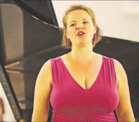 Sopranistin Sandrine Droin meisterte sämtliche schwierigen Passagen mit Bravour. (Archivbild: rc.)