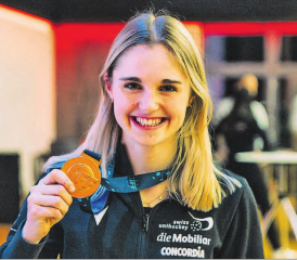 Die 23-jährige, ehemalige Lok-Reinach-Spielerin Leonie Wieland erkämpfte sich mit der Schweizer Nati WM-Gold. (Bild: zVg.)
