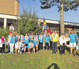 Behindertensportgruppe Reinach an der Aargauer Meisterschaft in Frick: 23 Sportlerinnen und Sportler holten eine Gold-, fünf Silber- sowie drei Bronzemedaillen. (Bild: zVg.)