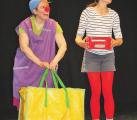 Lola und Peppina: die beiden erfolgreichen Aargauer Clowninnen spielen am 31. März im Gemeindesaal Burg. (Bild: Rahel Heri)