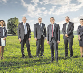 Das offizielle Regierungsratsbild (v.l.): Staatsschreiberin Vincenza Trivigno, Regierungsrat Stephan Attiger, Landstatthalter Dr. Markus Dieth, Landammann Dr. Urs Hofmann, Regierungsrat Alex Hürzeler und Regierungsrätin Franziska Roth. (Bilder: zVg.)