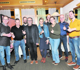 Das OK für die Gewerbeausstellung in Schöftland hat alles im Griff! (v.l.) Daniel Hunziker, Peter Zürcher, Ueli Watzel, Johannes Lehner, Claudia Salm, Dieter Bär, Katja Struck, Daniel Brunner, Markus Stutz. Es fehlt David Faes. (Bild: rc.)