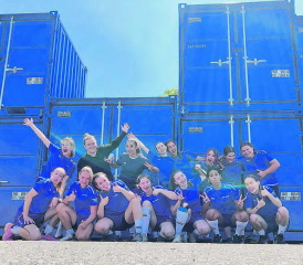 Warten noch auf den ersten Sieg: Das neu zusammengesetzte U21-Team der Lok-Reinach-Juniorinnen spielte am Lejon Cup in Konolfingen (Bild: zVg.)