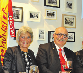 Sie führten durch das Katharinenbot: (v.li.) Josef Sidler, Verena Neziri, Richard Joos, Zunftweibelin Bea Bernet und Adrian Bläuenstein. (Bilder: Te.)