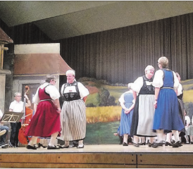Die Volkstänze der Trachtengruppe Meisterschwanden erfeute die Gäste in der Mehrzweckhalle. (Bild: hh.)