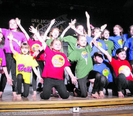 Süsse Überraschung: Die Jugi Mädchen machten nicht nur Kinder froh.