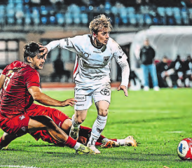 Auch Aaraus Thomás Chacón sah dem Ball oft hinterher. (Bild: Sarah Rölli, zVg.)