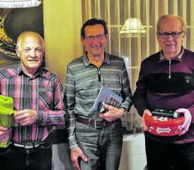 Die Sieger der Jahresmeisterschaft 2023 der Männerriege Reinach: (v.l n.r.) Sepp Wicki (2. Rang), Kurt Fehlmann (1. Rang), Ernst Haller (3. Rang). (Bild: zVg.)