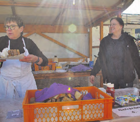 Für die Verpflegung wurde am Grillstand gesorgt. (Bilder: Heidi Härri)