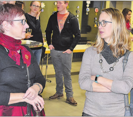 Hielt eine spannende Neujahrsansprache zum Thema «Veränderungen»: Die Holziker Gemeinderätin Jacqueline Gloor (re). (Bild: aw.)