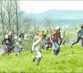 Los! Auf zur Kinderwoche! So hiess es traditionsgemäss auch letzte Woche wieder, und 84 Kinder, vom Kindergarten bis zur 6. Klasse, liessen sich verzaubern.(Bilder: st.)