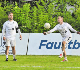 Die Oberentfelder gewinnen zum Abschluss der Qualifikation gegen Elgg-Ettenhausen und sichern sich damit Rang zwei. (Bild: Alexander Stürchler/Swiss Faustball)