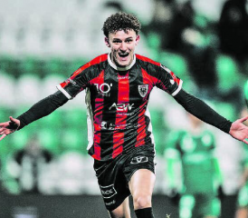 Erzielte diese Saison vier Tore bei Teileinsätzen: Der 19-jährige Dorian Derbaci jubelt in Yverdon über seinen Siegtreffer. (Bild: Sarah Rölli)