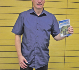 Fotograf und Naturfilmer Christian Oeler entführte das Publikum in der Gontenschwiler Mehrzweckhalle auf die Azoren. (Bild: zVg.)