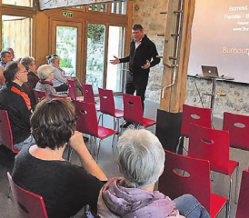 Referent Alexander Pirchl: Mit dem Vortrag «Burnout? Nein danke!» vermochte der Personaltrainer die Zuhörenden zu fesseln. (Bild: zVg.)