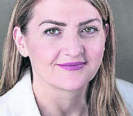 Elza Memeti beantwortet im Anschluss an ihren Vortrag Fragen aus der Zuhörerschaft. (Bild: zVg.)