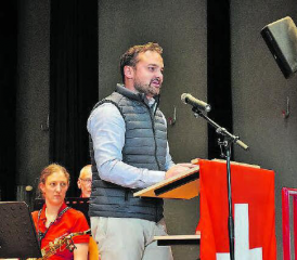 Gab mit seiner Festrede einen Einblick in die Fliegerei: Dominik Simmen, Geschäftsführer und Inhaber der Airport Helicopter AHB AG. (Bilder: mek)