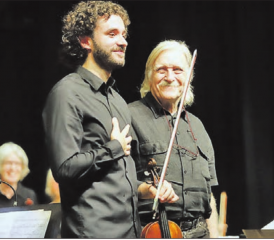 «The Lark Ascending» wurde von Richard Stocker in Worten rezitiert, Gabriel Miranda erzählte die gleiche Geschichte mit der Violine.