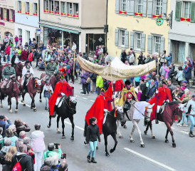 Der Höhepunkt des Auffahrtsumrittes ist jeweils der feierliche Einzug im Flecken Beromünster. (Bilder: Ursula Koch-Egli)