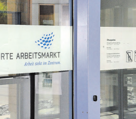 Pforte Arbeitsmarkt in Menziken: Vorreiter der neuen Arbeitsmarktintegration, welche der Kanton Aargau ab 1. April 2019 umsetzen will und die nach wie vor schweizweit einzigartig ist. (Archivbild: mars.)