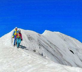 Eine beeindruckende Aussicht auf dem Grat zwischen den Palü-Gipfeln. (Bild: zVg.)