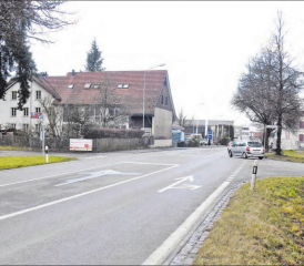 Knoten Oberfeld in Gränichen: Im März ist Baustart des Kreisels, gleichzeitig wird auch ein Westast (nach links) zum dortigen Industriegebiet realisiert. (Bild: mars.)