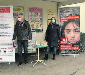 Die Standaktion in Beinwil am See: Die Konzernverantwortungsinitiative kommt am 29. November zur Abstimmung. (Bild: zVg.)