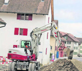 Im Zeitplan: Nicht nur die Baustelle an der Poststrasse hat vom guten Wetter profitiert. (Bild: grh)