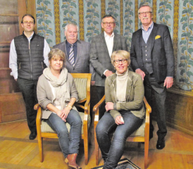 Der wiedergewählte Vorstand des Vereins Schloss Liebegg: (v.l.) Karin Steiner-Elsasser, Gabi Stiffler; Markus Merz, Ueli Widmer, Urs Bachmann, Adolf Pfister. (Bild: hzb)