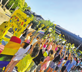 Die Kinder wurden von den Schülerinnen und Schülern sowie Lehrpersonen zu ihrem ersten Schultag herzlich willkommen geheissen. (Bild: zVg.)