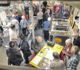 Beinwiler Tabakgeschichte in stimmungsvoller Umgebung: Blick durchs Kellerfenster in den Gewölbekeller des «Löwens». (Bilder: msu.)
