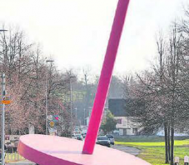 Der Zirkel bleibt ein Kreisel, bleibt ein Zirkel. Das Müheler Wahrzeichen wird höchstens aufgefrischt. (Bild: rc.)