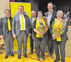 Gruppenbild mit Nationalrat: Der Vorstand der TCS Untersektion Kulm: von links Jürg Kuhn, Daniel Wehrli, Stephan Kleeb, Karin Dätwyler, Nationalrat Christoph Riner und Maya Setz. (Bilder: Dominique Rubin)