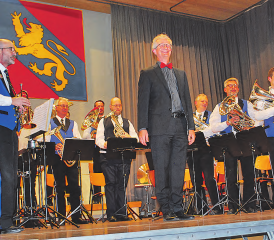 Die Musikgesellschaft Pfeffikon bestritt unter der Leitung von Herbert Waser ein abwechslungsreiches Konzert. (Bilder: hh.)