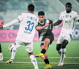 Doppeltorschütze in Lausanne: Aaraus Nikola Gjorgjev zeigte, was mit Mut erreicht werden kann. Er trifft gleich zweimal für seine Farben. (Bild: Sarah Rölli)