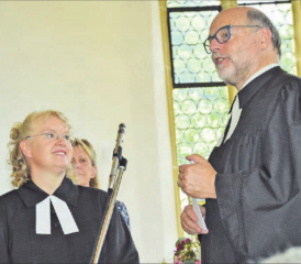 Berührende Momente: Christine Bürk wird von Samuel Dietiker in die Pflicht genommen.