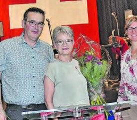 Hielt eine Rede zu bewährten Werten als Gegenmittel zu Angst und Unsicherheit: Maya Bally, Die Mitte, umrahmt von Vizeammann Jost Waldispühl und Gemeindeammann Irene Bärtschi rechts. (Bilder: aw.)