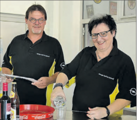 Machen auch im Service eine gute Figur: Claudia Müller und Martin Perreten.