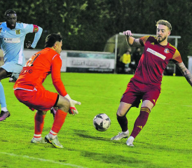 Einer der wenigen Chancen für den SCS: Jakob Johannsmeier scheitert an Old Boys-Torhüter Mohammed Kareem Aalem. (Bild: Otto Lüscher)