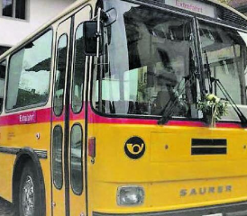 Extrafahrt für einen guten Zweck: Der Bazarbus im Suhrental kommt zu den Kunden ins Dorf. (Bild: zVg.)