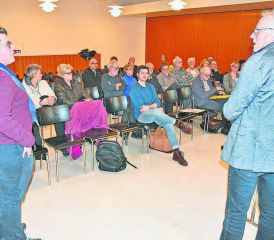 Informierten ausführlich über die kommunale Energieplanung: Anna Aeberhard und Markus Goldenberger. (Bild: aw.)