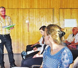 Beantwortete kritische Fragen an der Moosleerauer Gemeindeversammlung zur modernen Melioration: Alfred Frey von der kantonalen Landwirtschaftsabteilung (Bild: aw.)