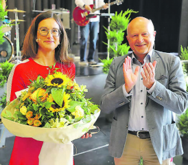 Nationalrätin Maja Riniker und Gemeindeammann Peter Stadler richteten ihre Worte an die Hirschthaler Bevölkerung und unterstrichen die Wichtigkeit des Zusammenhalts. (Bilder: rc.)