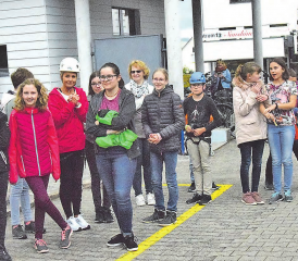 Der Riesenspass ist vorbei – ab August folgt der ernsthafte Unterricht: Die 6. -Klässler wurden nach dem Abenteuer am Turm in den Sommer «entlassen». (Bilder: st.)